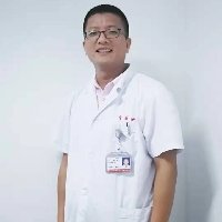 仲崇副医生头像