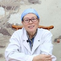 白桦医生头像