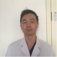 李艇医生头像