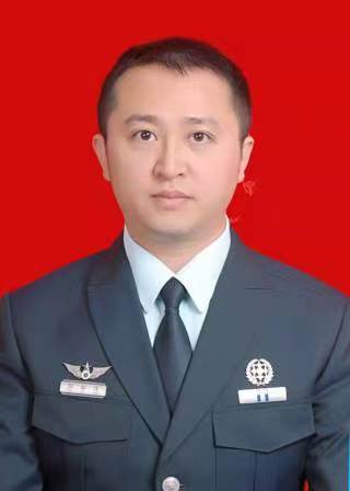 颜如冰医生头像