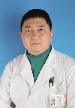 伍小臻医生头像