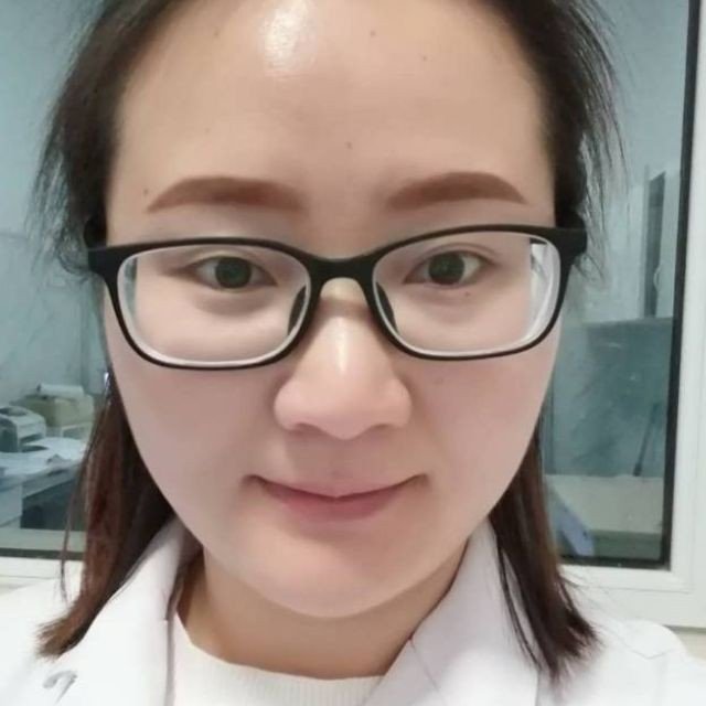 张作雯医生头像