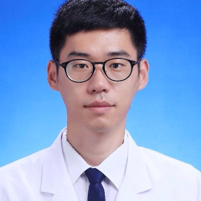 薛东医生头像