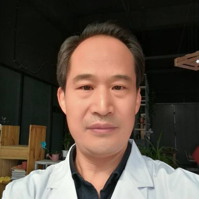 伏圣祥医生头像