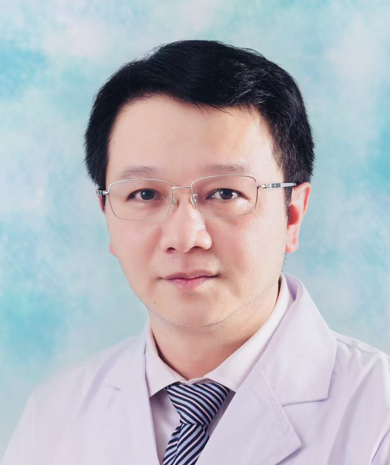白亮医生头像